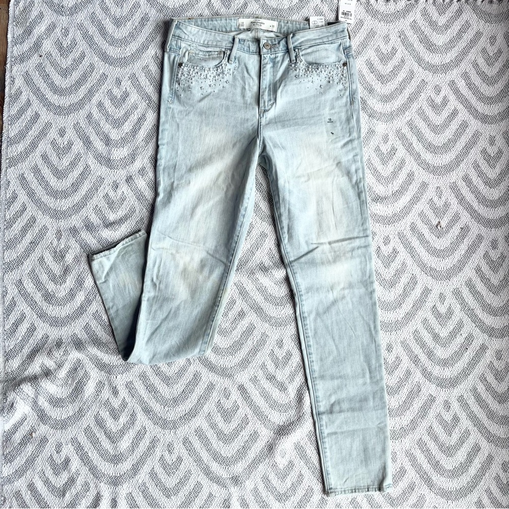 ABERCOMBIE & FITCH Women’s High Rise Super Skinny Beaded Light Wash Jeans 10 NWT